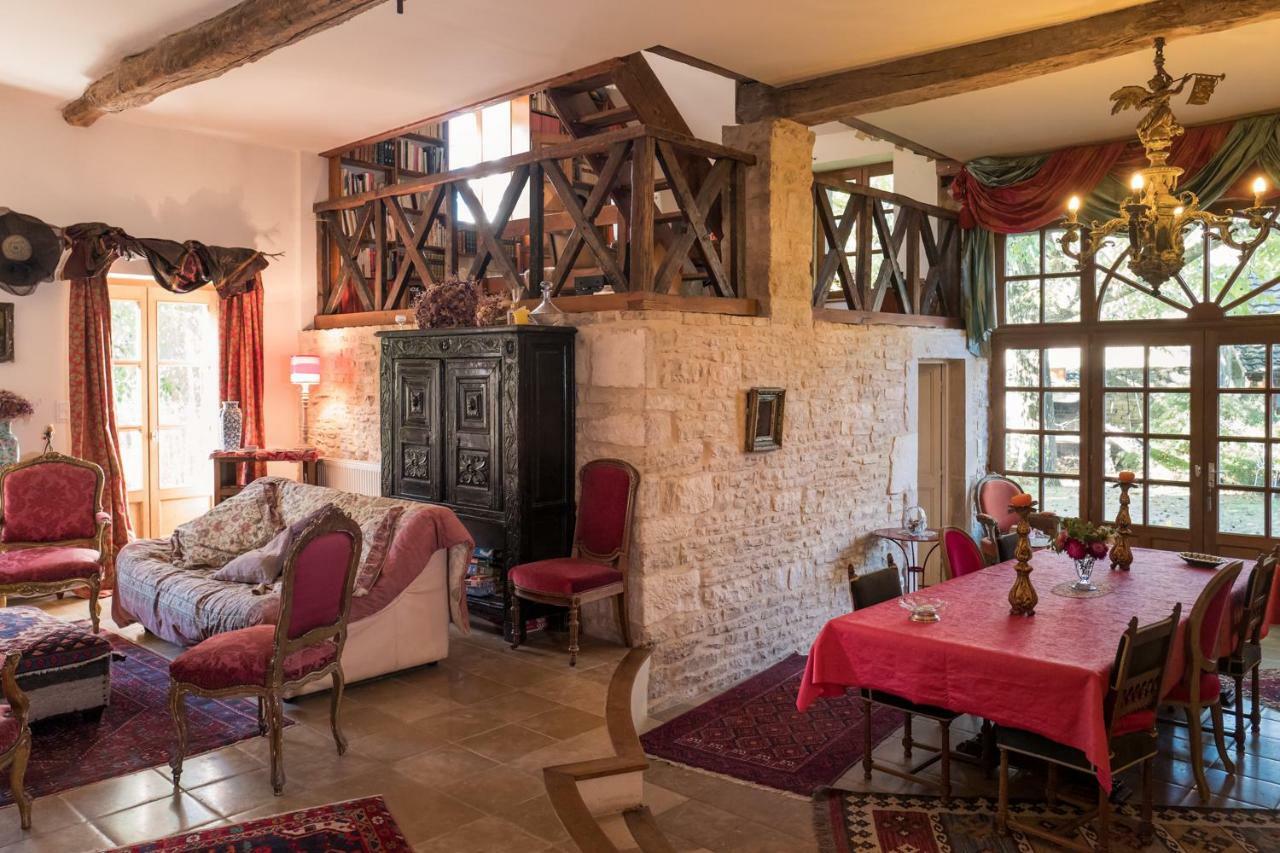 La Cuverie Du Chateau Corcelles-les-Arts Luaran gambar